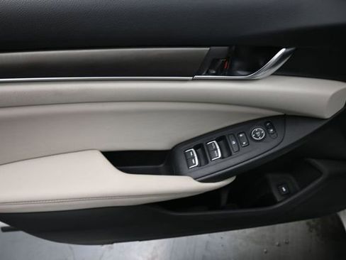 Used 2018 Honda Accord LX image 13