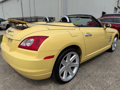 Used 2005 Chrysler Crossfire Limited image 13