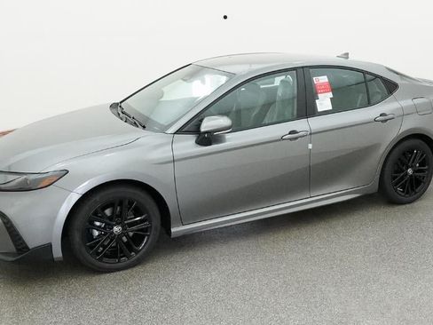 New 2026 Toyota Camry SE FWD image 3