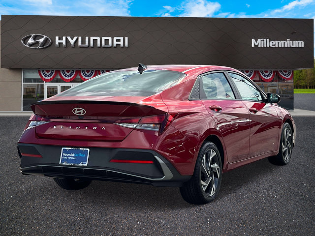 Certified 2025 Hyundai Elantra Sport FWD image 5
