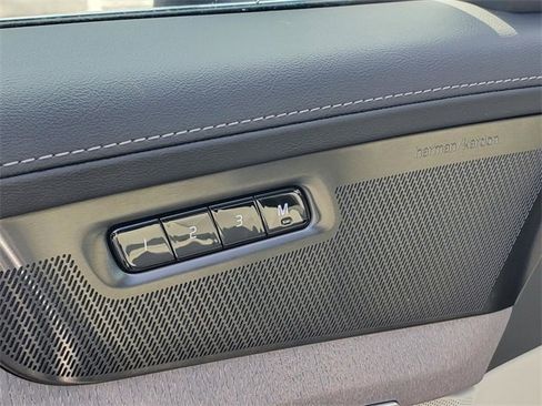 New 2026 Volvo XC90 T8 Ultra w/ Protection Package Premier image 11