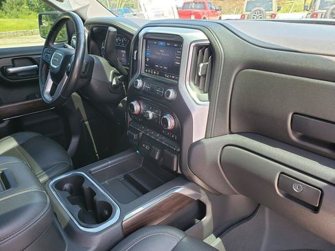 Used 2021 GMC Sierra 1500 SLT w/ SLT Convenience Package AWD/4WD image 18