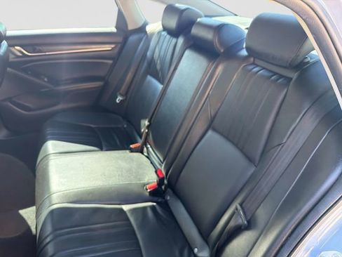 Used 2021 Honda Accord Touring image 11