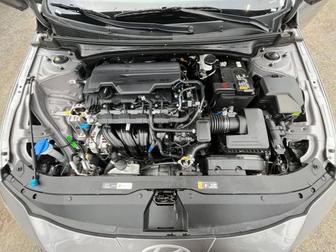 Used 2025 Hyundai Elantra SEL image 30