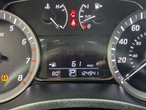 Used 2013 Nissan Sentra SR w/ Driver Pkg FWD image 14