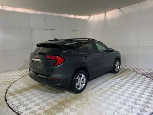 Used 2021 GMC Terrain SLE w/ Driver Convenience Package image 8