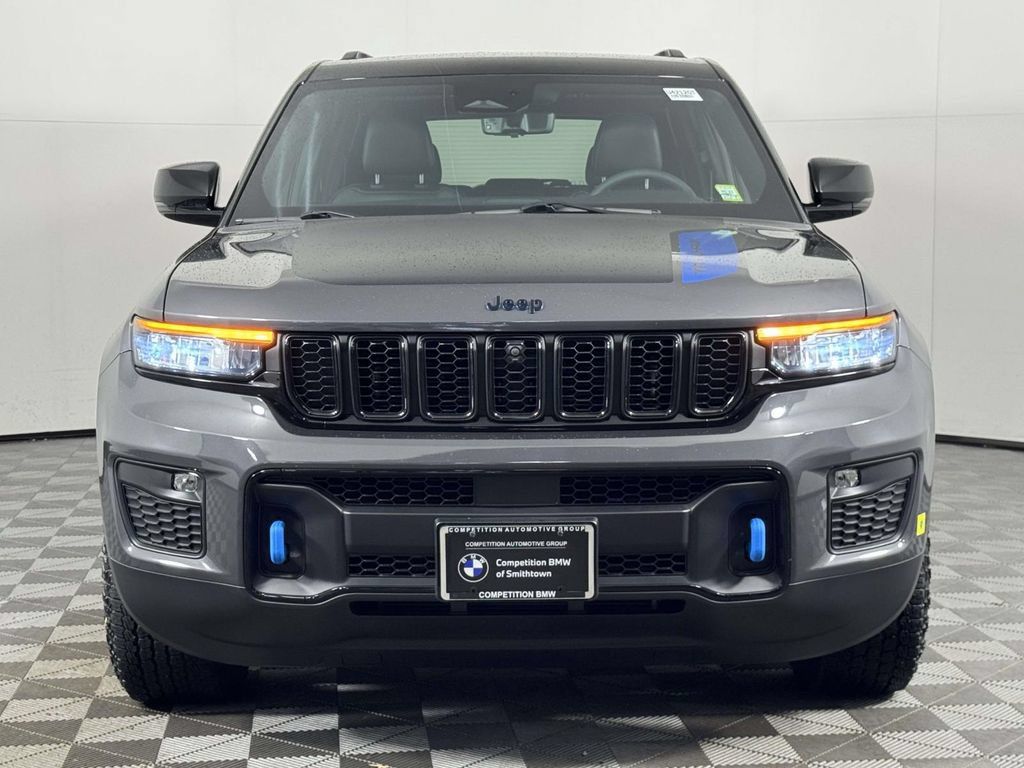 Used 2024 Jeep Grand Cherokee Trailhawk w/ Luxury Tech Group III AWD/4WD image 6