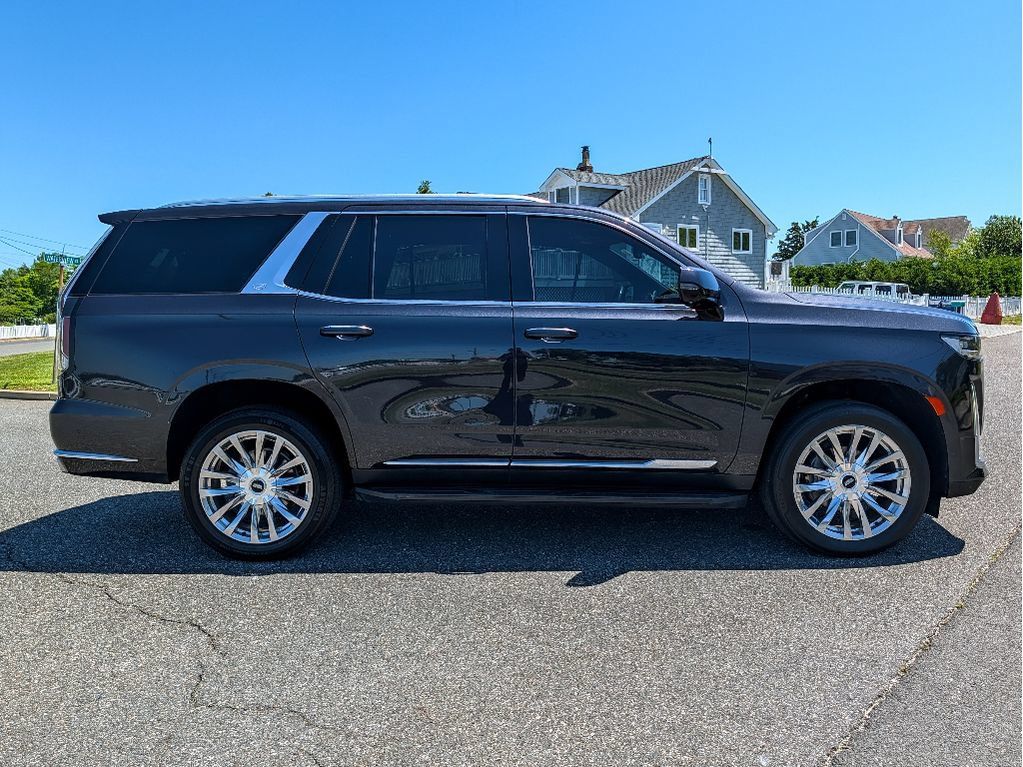 Used 2023 Cadillac Escalade Premium Luxury AWD/4WD image 4