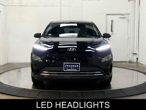 Used 2023 Hyundai Kona SE image 3