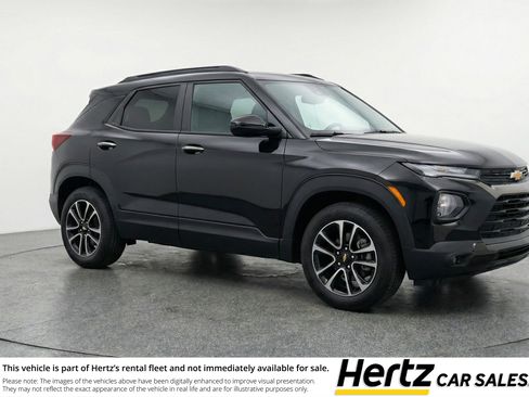 Used 2025 Chevrolet TrailBlazer LT image 1