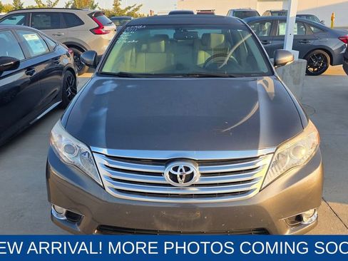 Used 2011 Toyota Avalon Limited image 5