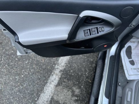 Used 2010 Toyota RAV4 Limited image 24