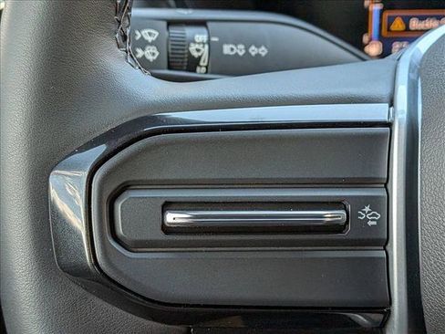 Used 2023 Chevrolet Colorado LT image 16