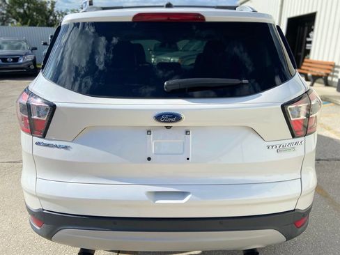Used 2017 Ford Escape Titanium FWD image 4