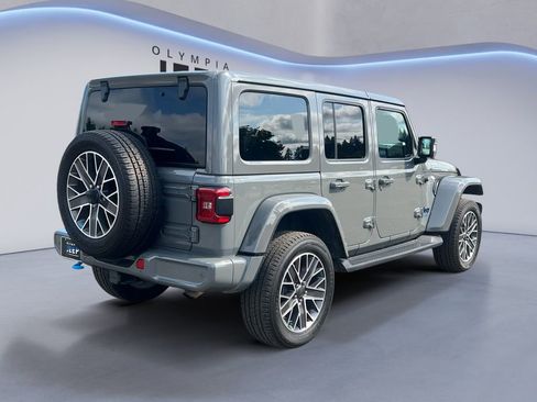 Used 2022 Jeep Wrangler Unlimited Sahara image 6
