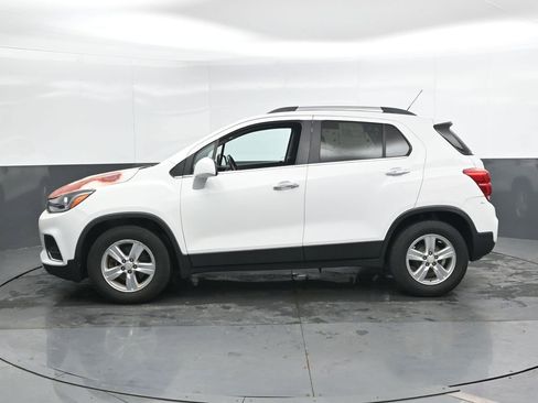 Used 2017 Chevrolet Trax LT w/ LT Convenience Package FWD image 10