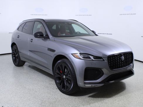 New 2026 Jaguar F-PACE R-Dynamic S image 3