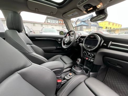 Used 2020 MINI Cooper S w/ Premium Package image 18