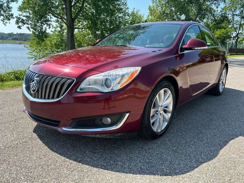Used 2017 Buick Regal Premium w/ Driver Confidence Package #1 FWD image 1