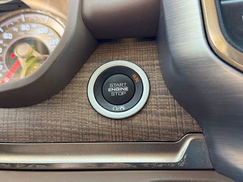 Used 2019 RAM 1500 Limited image 30