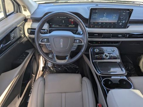 Certified 2022 Lincoln Nautilus Reserve w/ Equipment Group 201A image 16