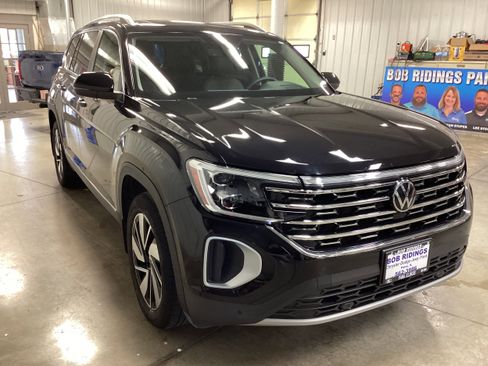 Used 2024 Volkswagen Atlas SEL image 6