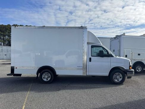 New 2024 Chevrolet Express 3500 w/ Power Convenience Package RWD image 6