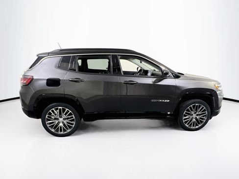 Used 2022 Jeep Compass Limited w/ Elite Group AWD/4WD image 4