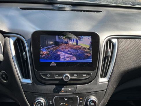 Used 2020 Chevrolet Malibu LS image 13