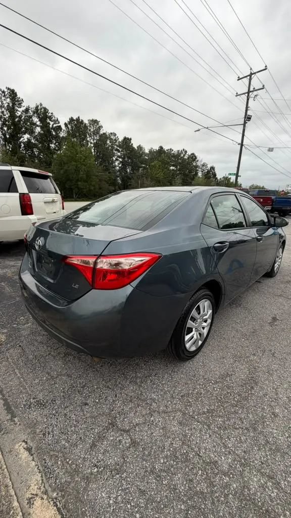 Used 2017 Toyota Corolla LE FWD image 4