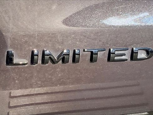 Used 2024 Ford Expedition Limited image 30