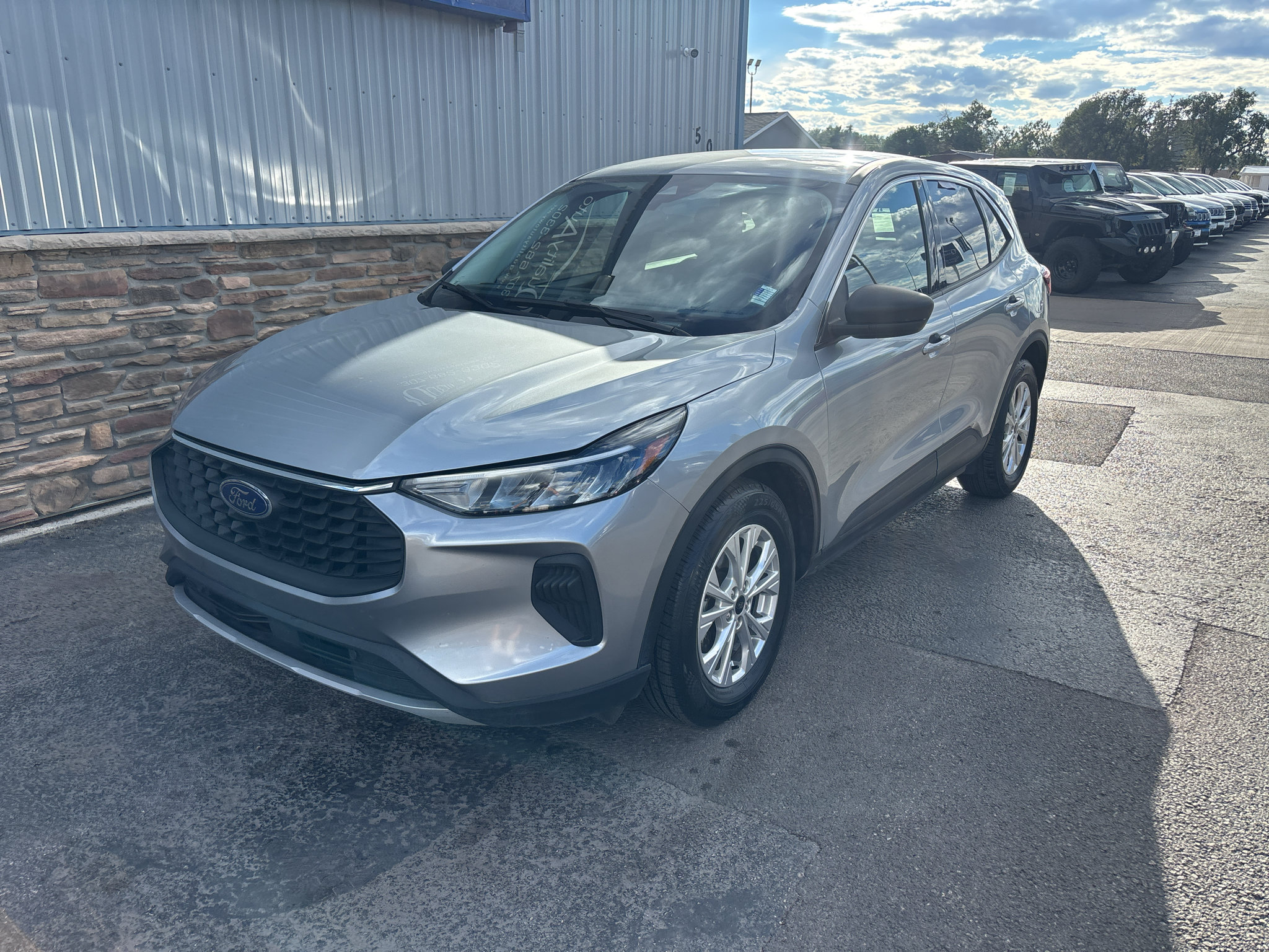 Used 2023 Ford Escape Active w/ Cold Weather Package FWD image 2