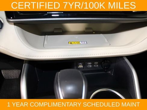 Used 2023 Toyota Highlander XLE AWD/4WD image 28
