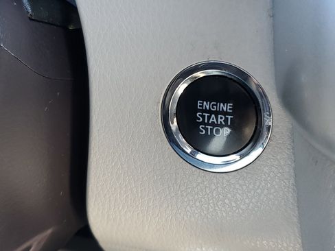 Used 2019 Toyota Highlander Limited image 34