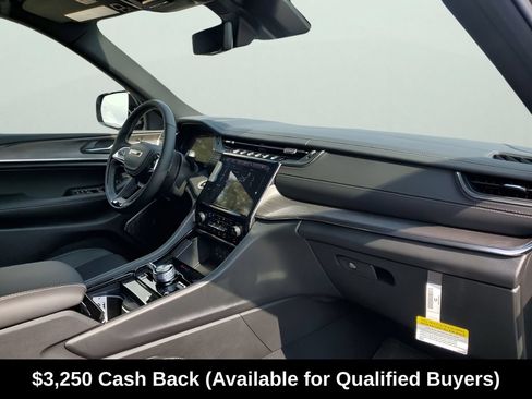 New 2025 Jeep Grand Cherokee Overland w/ Adv Protech Group III AWD/4WD image 18