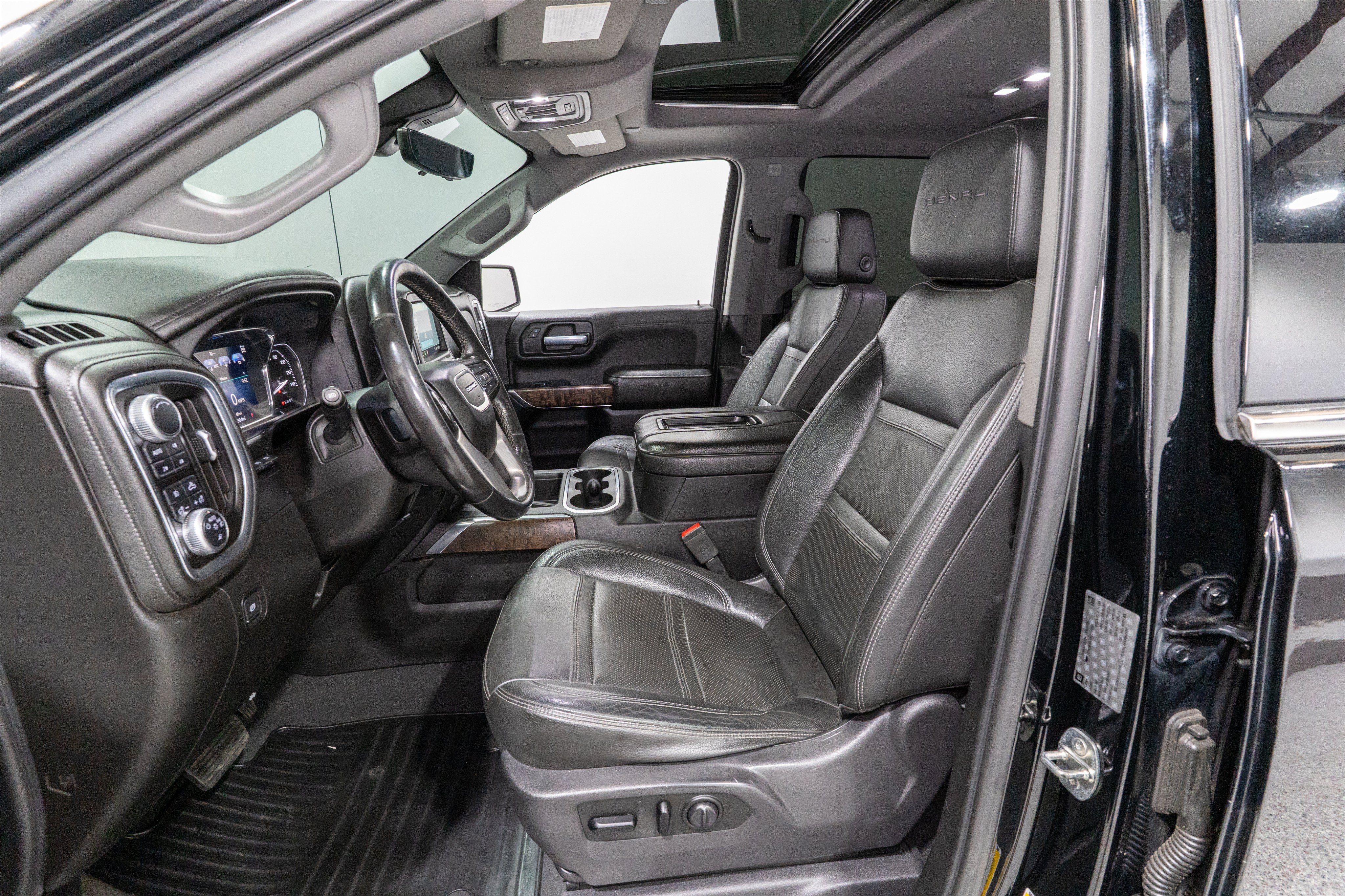 Used 2019 GMC Sierra 1500 Denali w/ Denali Ultimate Package AWD/4WD image 18