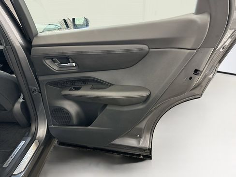 Used 2024 Nissan Ariya AWD image 31