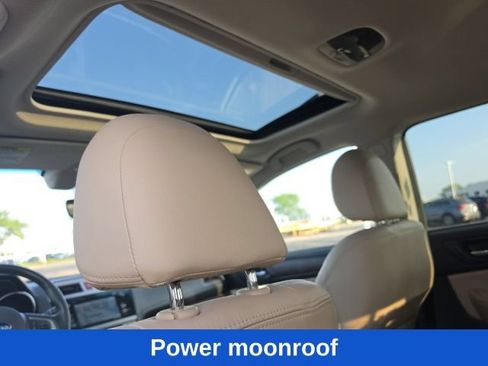 Used 2017 Subaru Outback 2.5i Limited AWD/4WD image 8