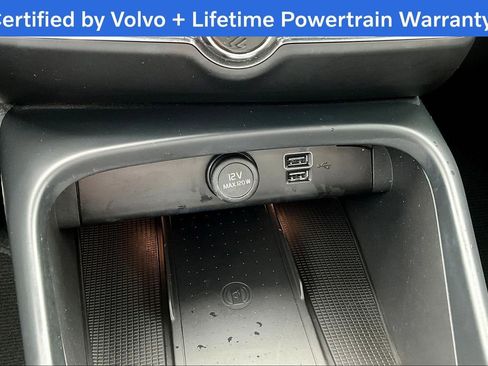 Used 2022 Volvo XC40 T5 R-Design image 32