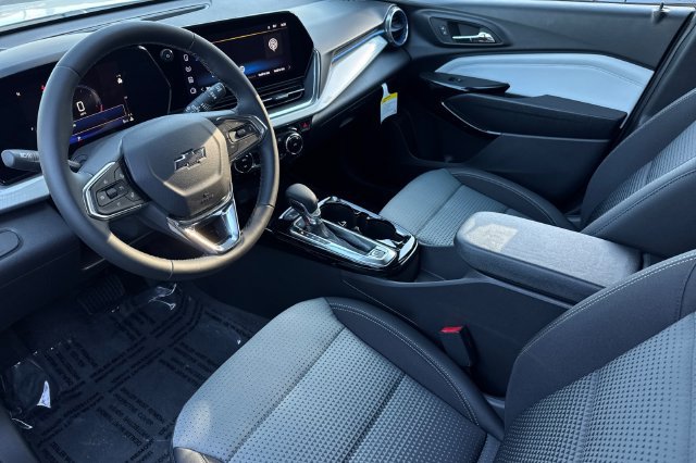 New 2026 Chevrolet Trax LT w/ Driver Confidence Package FWD image 16