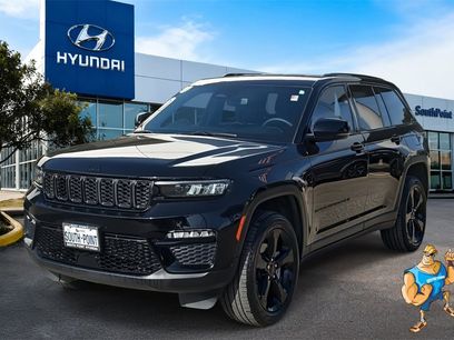 Used 2024 Jeep Grand Cherokee Limited w/ Black Appearance Package