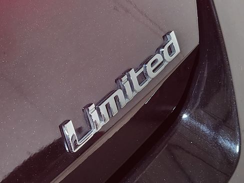 Used 2023 Hyundai Elantra Limited w/ Cargo Package image 26