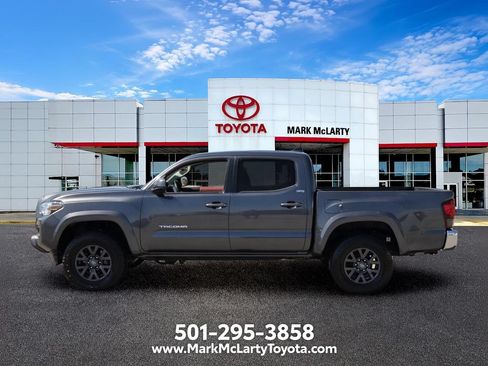 Used 2022 Toyota Tacoma SR5 AWD/4WD image 2