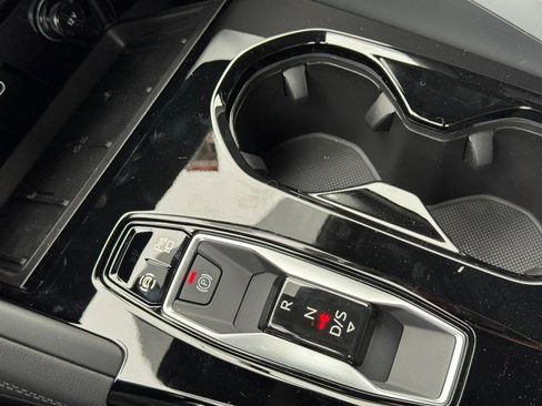 New 2025 Audi Q5 Prestige image 12