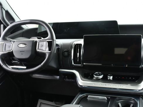 New 2026 Ford Expedition Max Platinum image 8