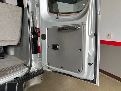 Used 2017 Nissan NV 3500 SV RWD image 61