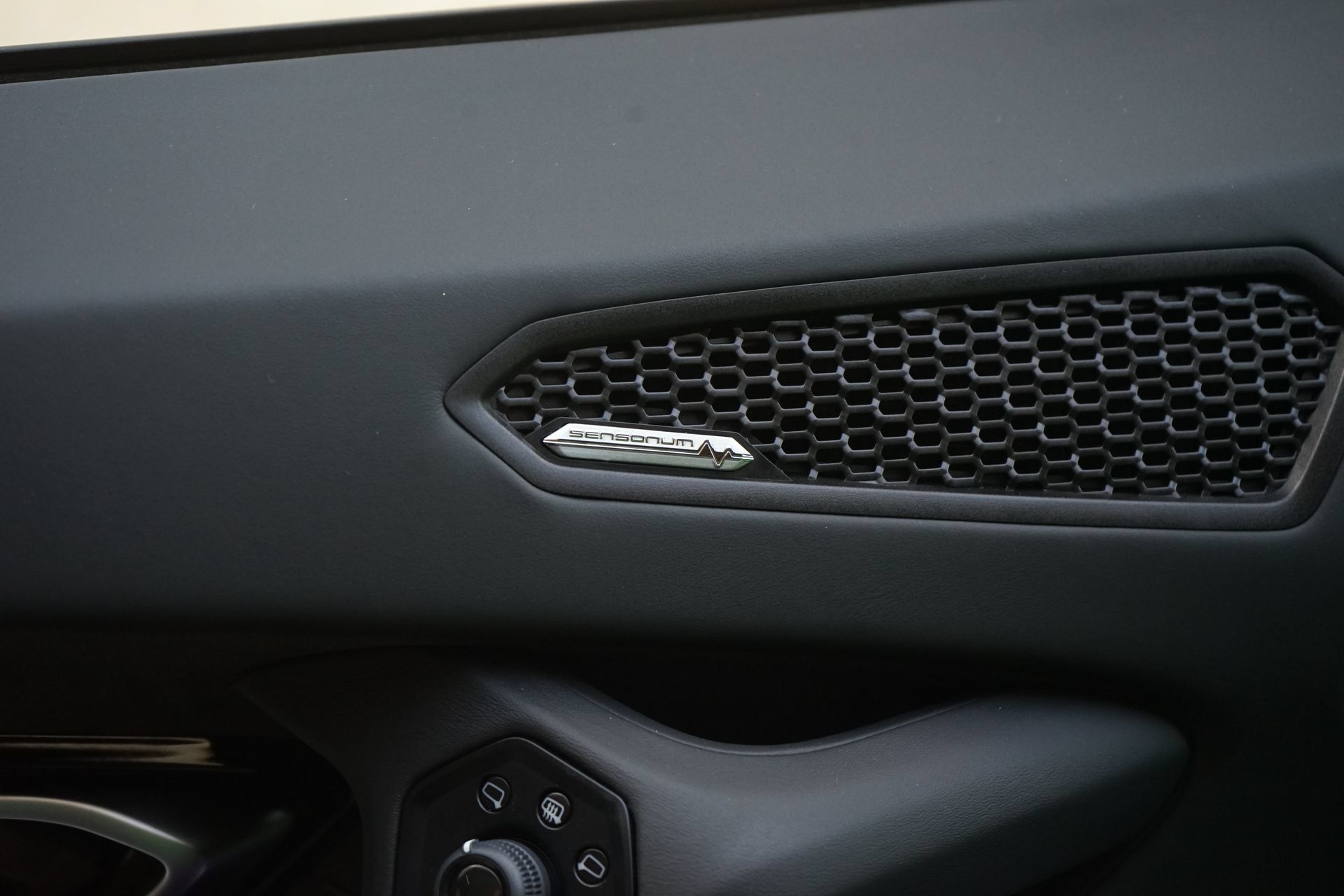 Used 2023 Lamborghini Huracan EVO RWD image 15