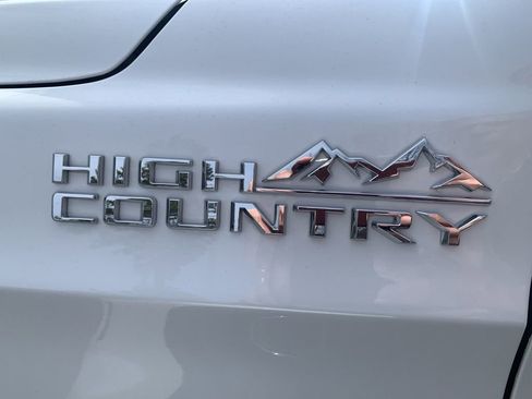 Used 2022 Chevrolet Tahoe High Country image 8