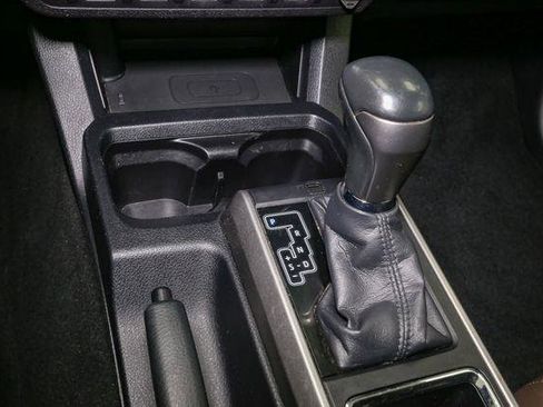 Used 2017 Toyota Tacoma Limited image 32