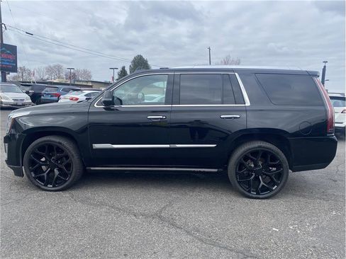 Used 2016 Cadillac Escalade Premium image 11